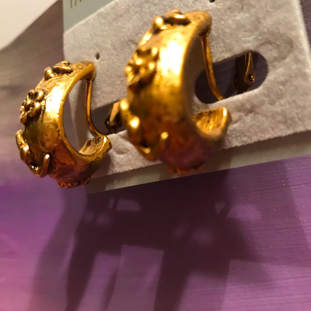 NWT Vintage Gold Drop Earrings Screw Back Clip-On - Picture 4 of 8